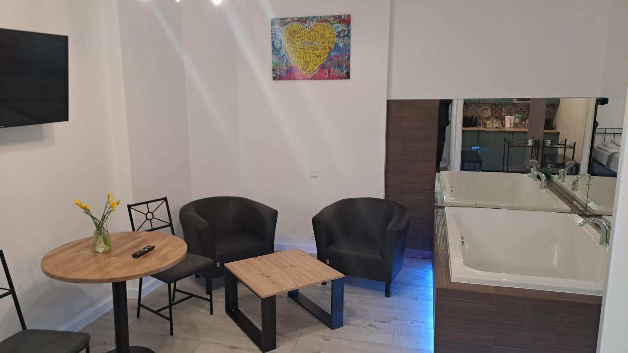 Apartamenty Centrum Z Wanna Dwuosobowa Piotrków Trybunalski Eksteriør bilde